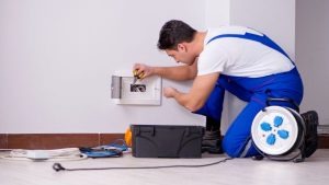 Reparaciones con electricista en Badalona