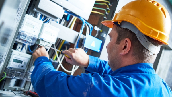 Boletín eléctrico con electricista en Montgat CIE